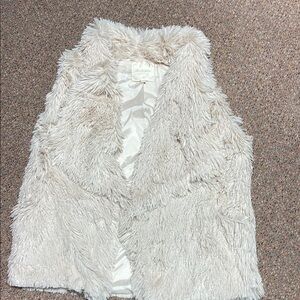 Altar’d State New Never worn Chic Shaggy Vest - Cream- size medium